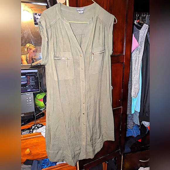 Suzy shier - Picture 2 of 3